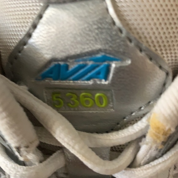 Avia size 10 athletic shoes. Wide fit. - Picture 4 of 16